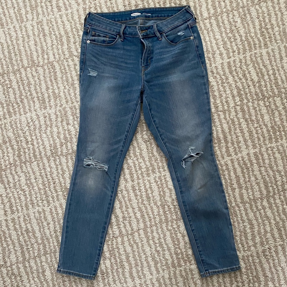 Old Navy Pop Icon Skinny (ankle) size 6 jeans.